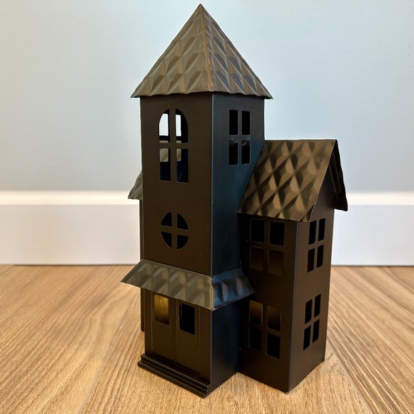 Lit Metal Haunted Mansion Halloween Metal House - Hyde & EEK! - Picture 5 of 13